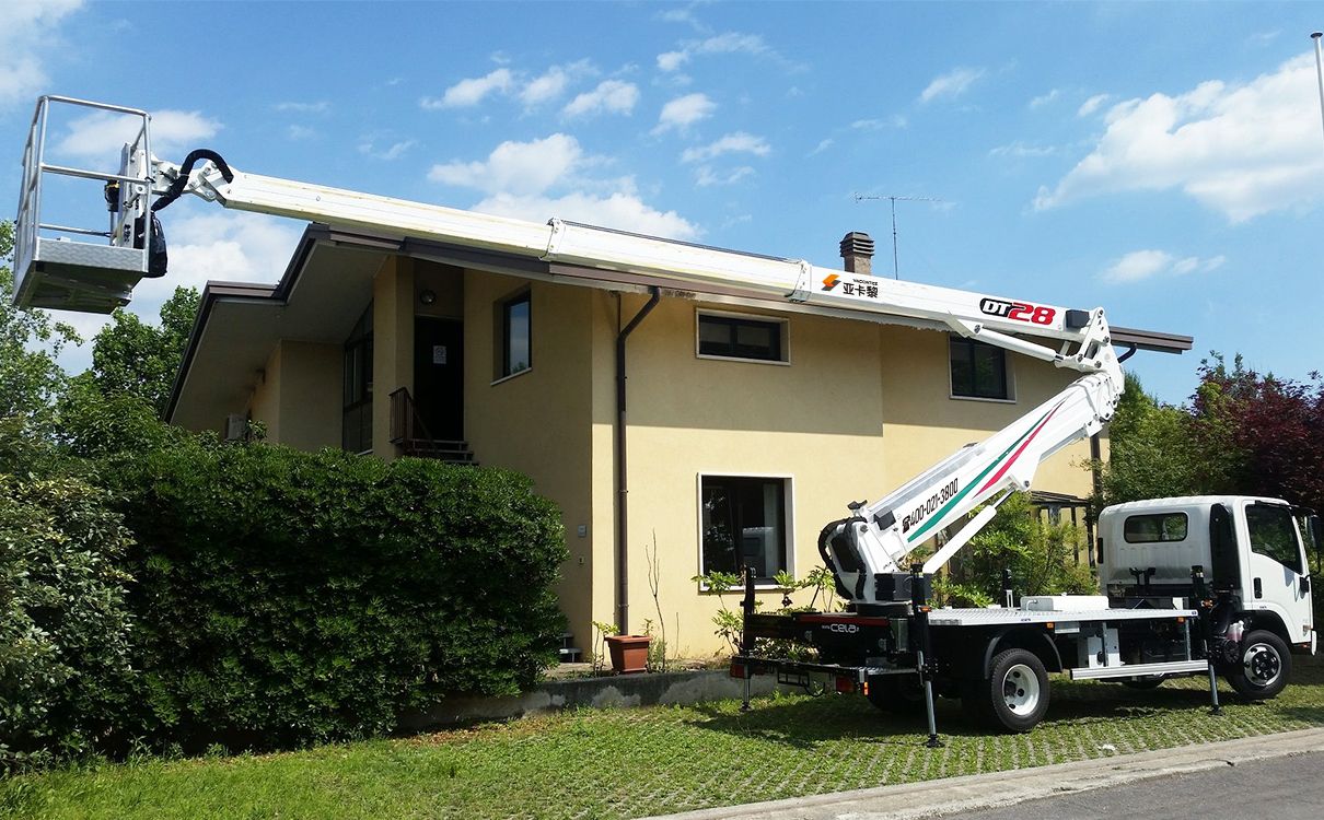 進口高空作業(yè)車