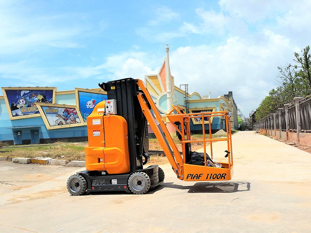 11米桅桿式升降車