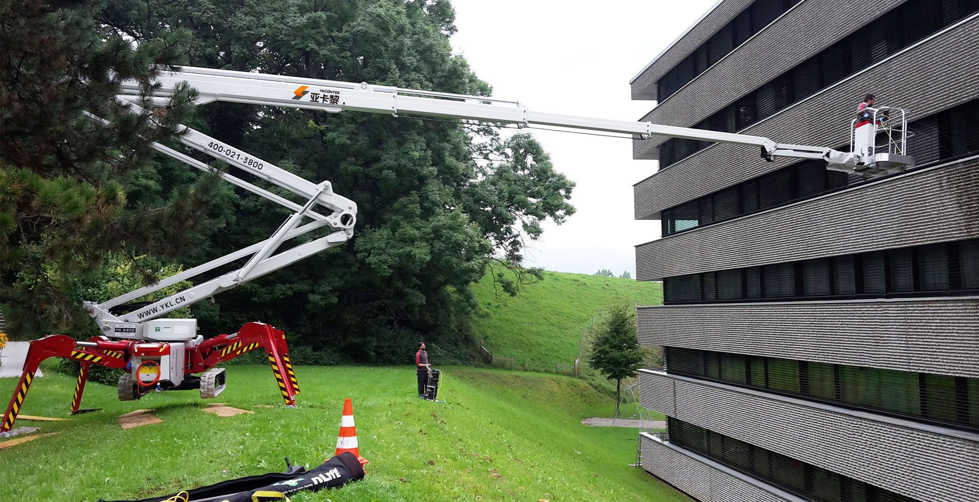 亞卡黎升降機(jī)